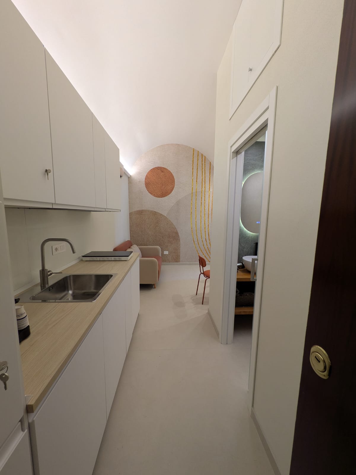 L’ingresso e la cucina