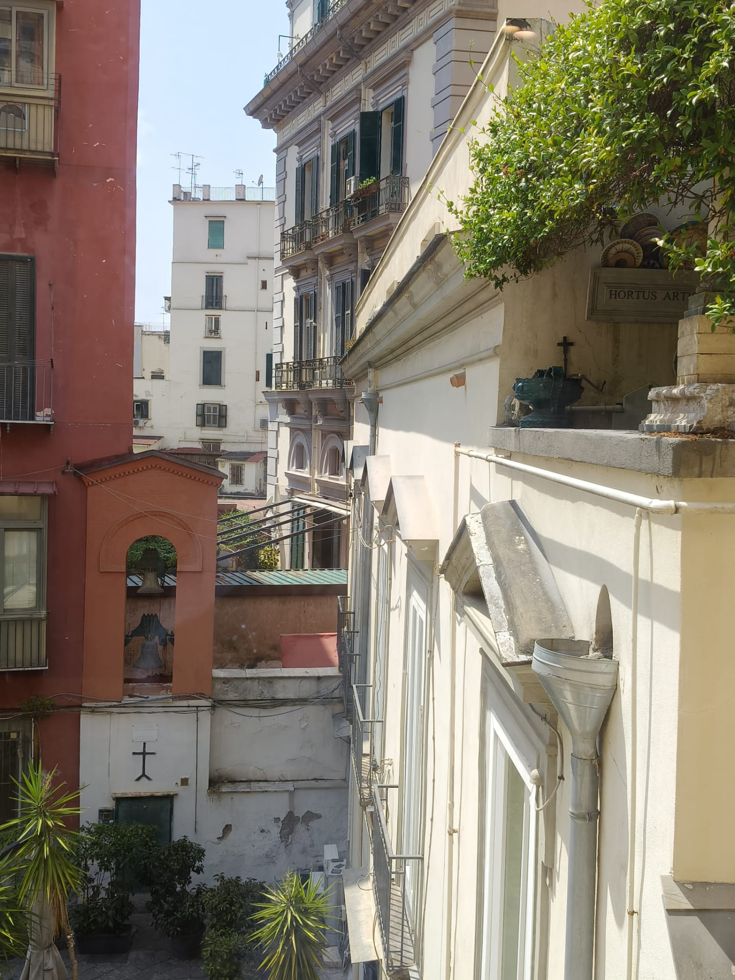 Le strade di Chiaia